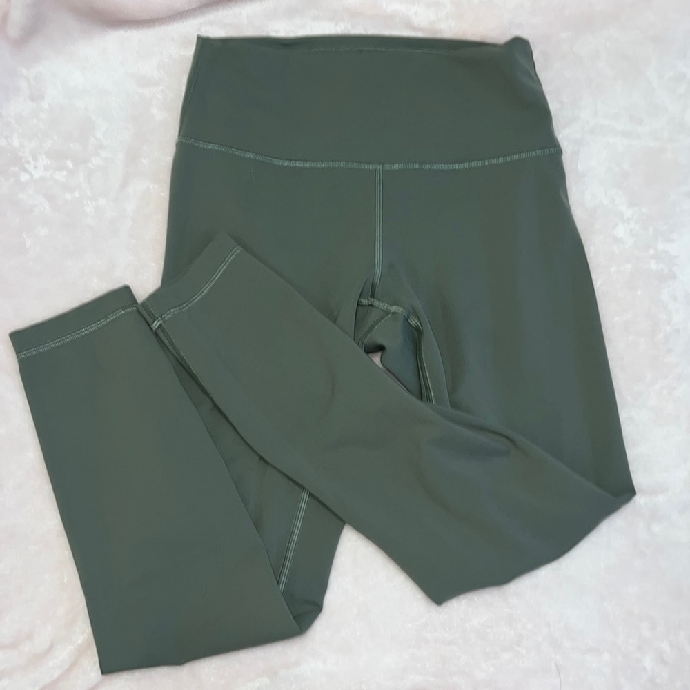 Lululemon Wunder Under Leggings - 8